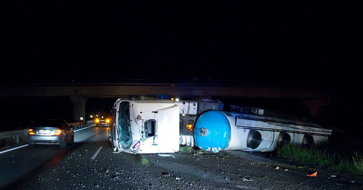 Get the Legal Support You Deserve from the Skilled El Paso Truck Accident Lawyers at Flores Mendez Law